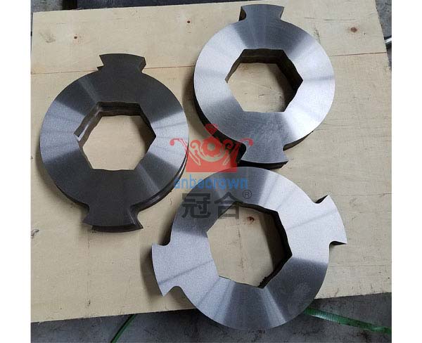 工業(yè)固廢撕碎機(jī)生產(chǎn)中的安全防護(hù)出了問題怎么辦？